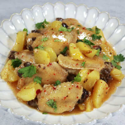 Pineapple chicken with ginger and chili