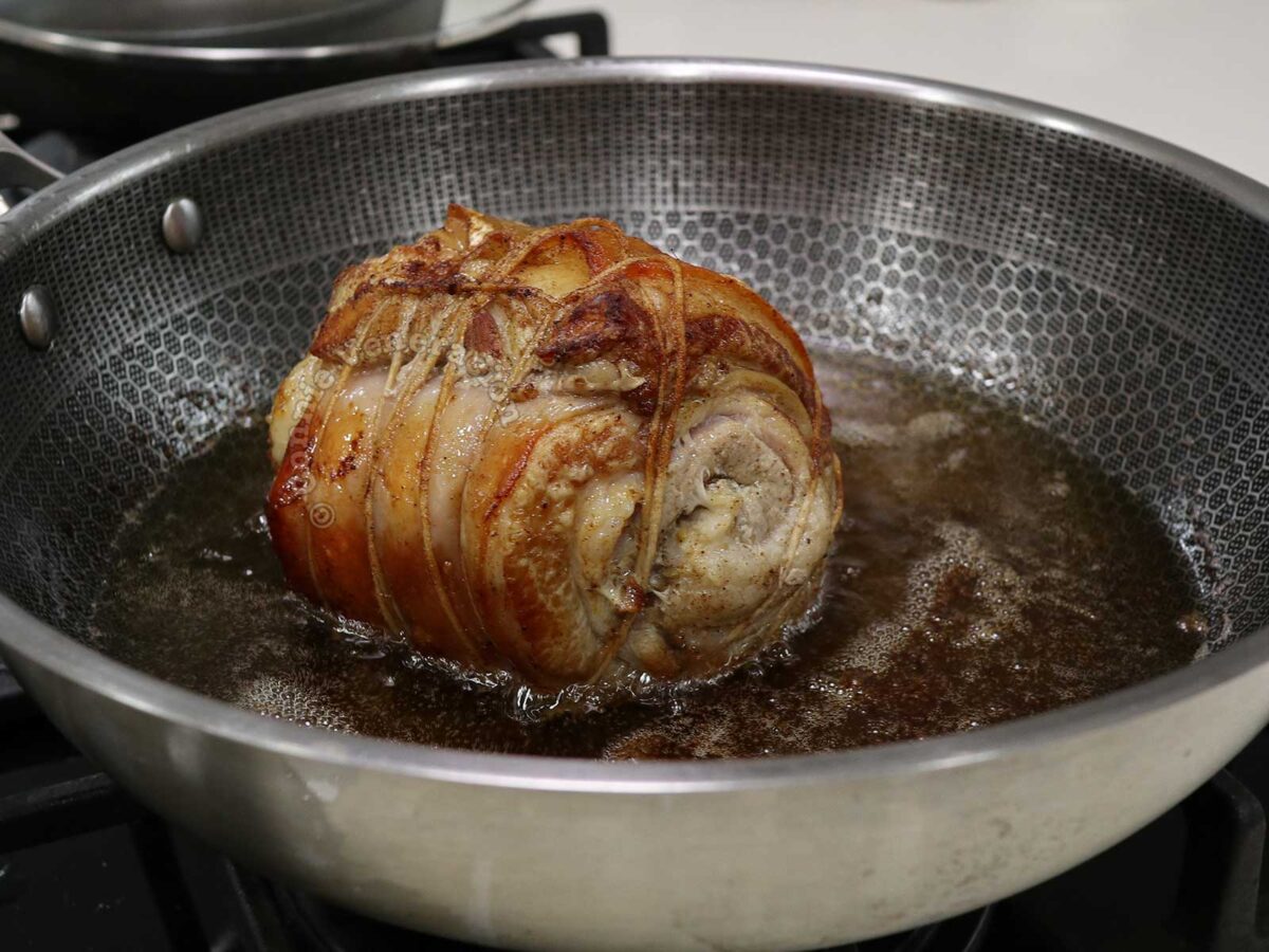 Frying rolled pork belly