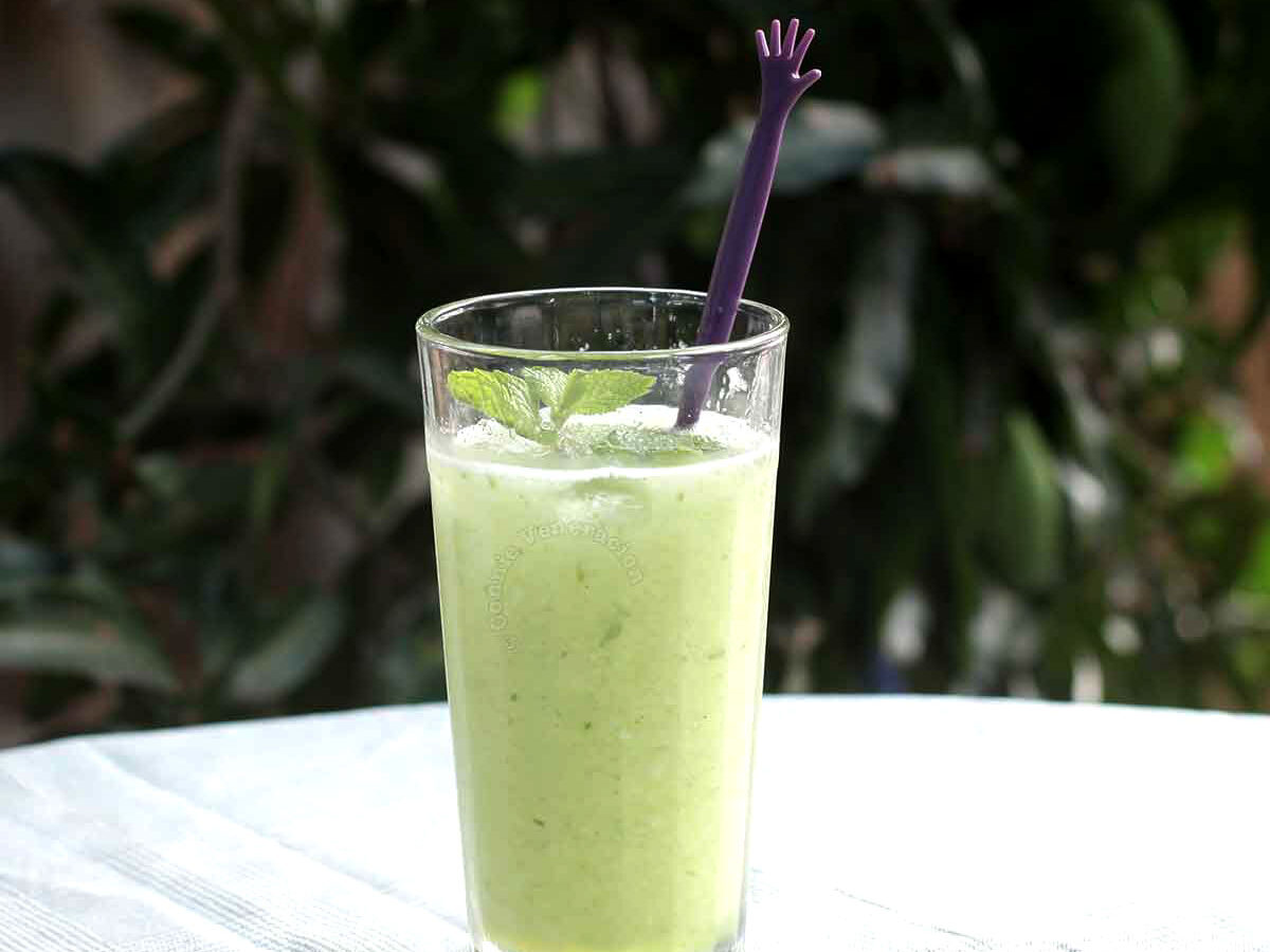 Cucumber and mint smoothie