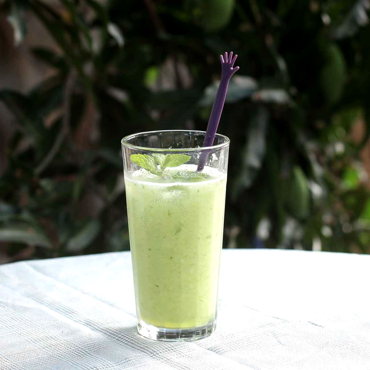 Cucumber and mint smoothie