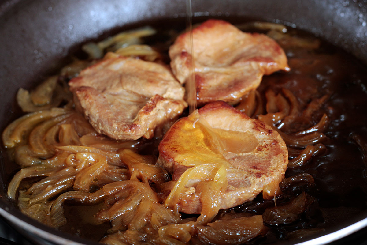 Adding honey to braised pork chops