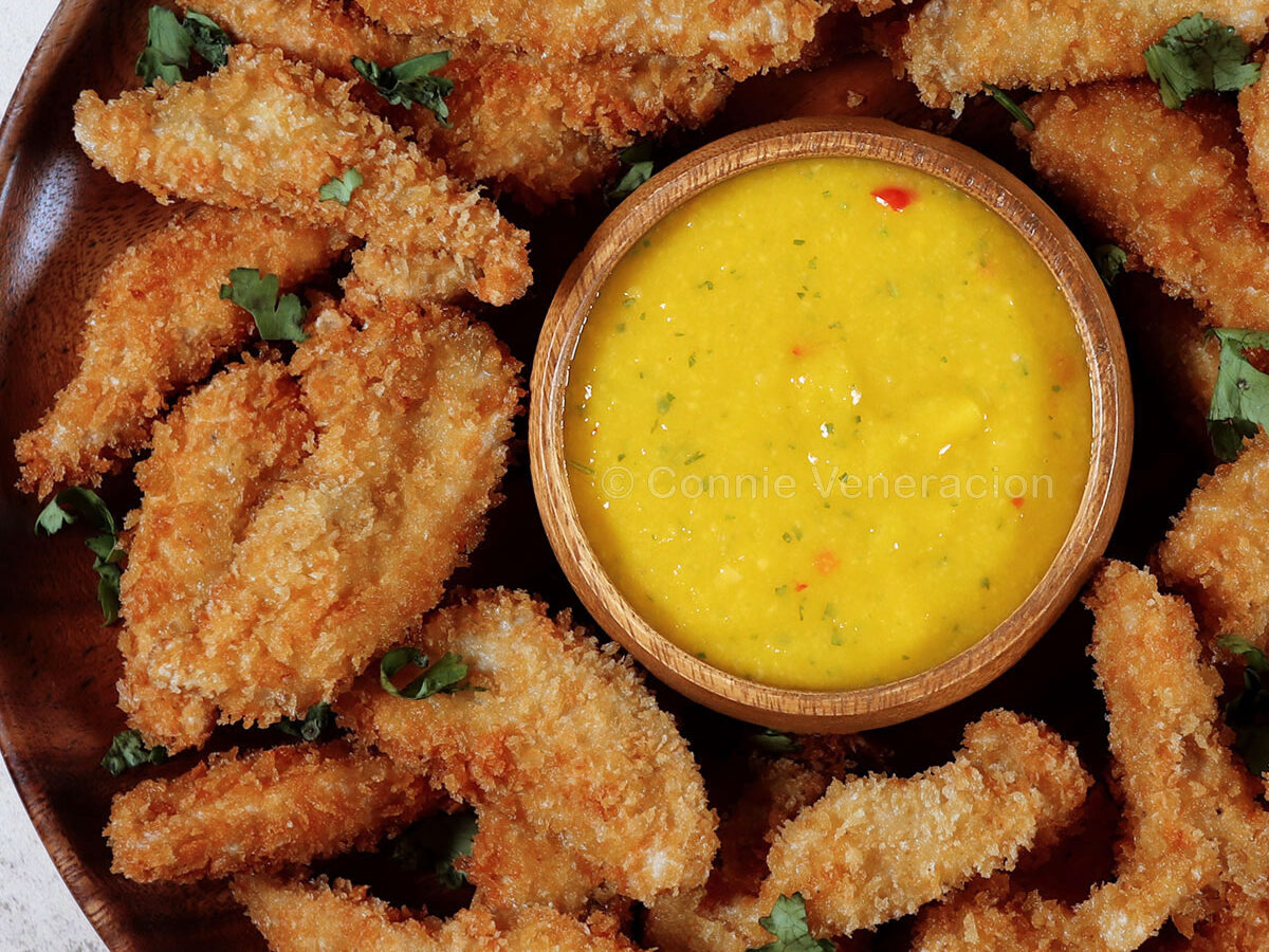No-cook Thai-style mango chili sauce with fried chicken