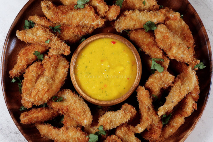 No-cook Thai-style mango chili sauce with fried chicken