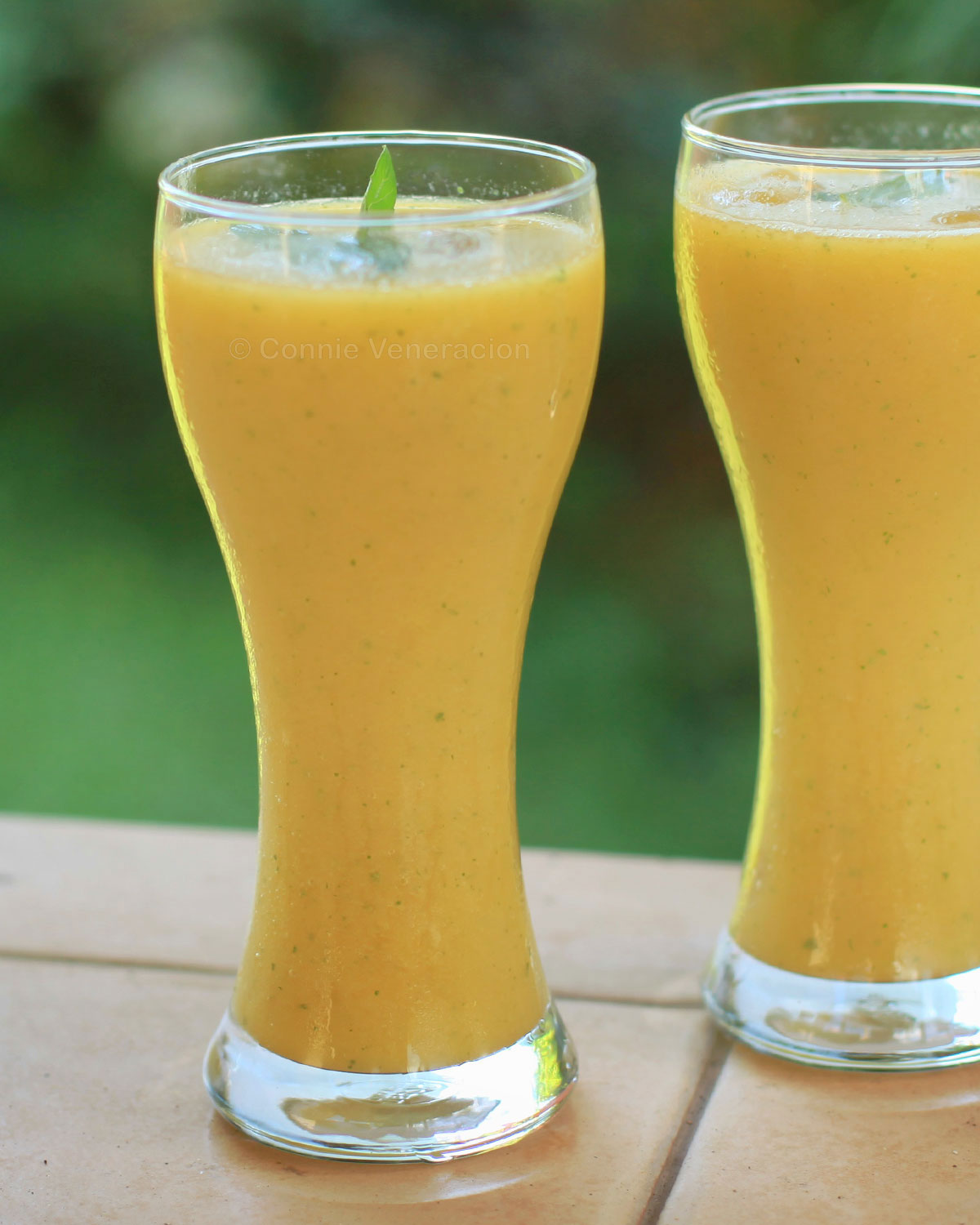 Mango cucumber and mint smoothie