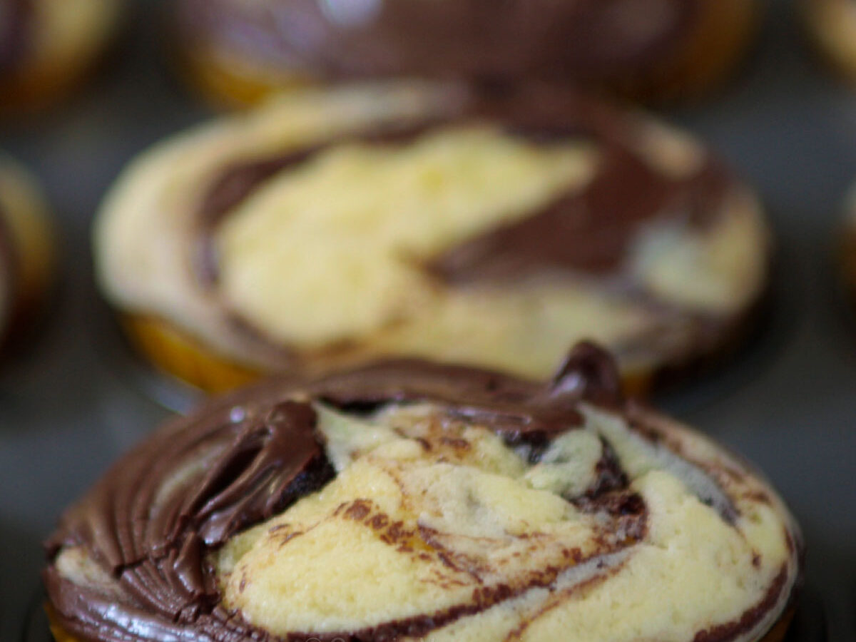 Self-frosting Nutella cupcakes