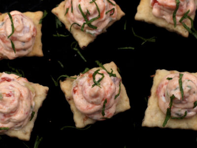 Smoked salmon and cream cheese pâté on crackers
