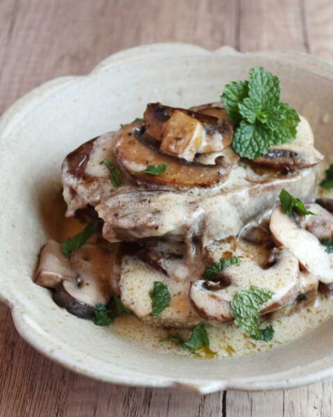 Beef tongue (lengua) and mushrooms in Bechamel sauce