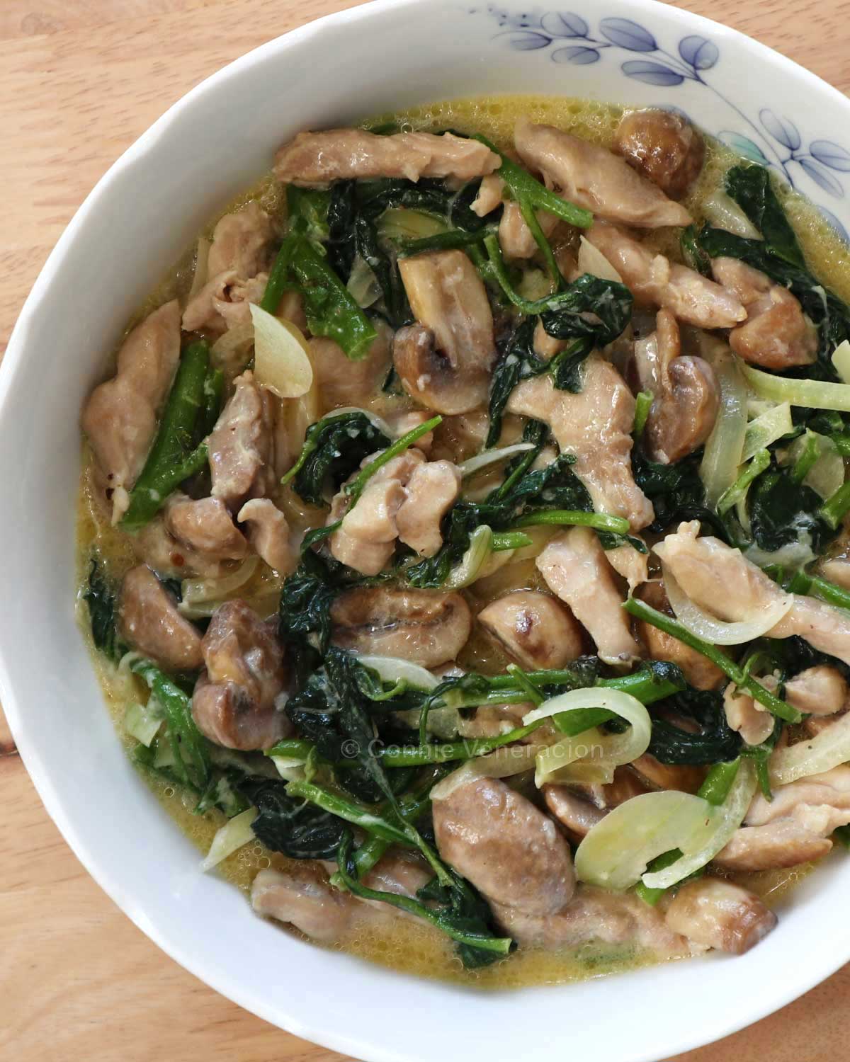 Sour cream chicken and mushrooms