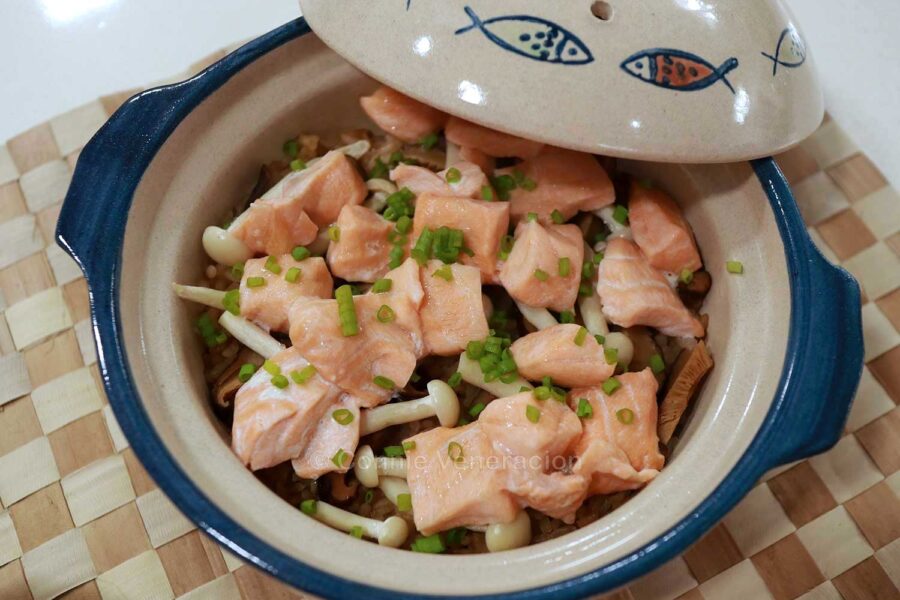 Claypot salmon and mushroom rice