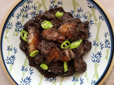 Dinardaraan (pork blood stew with crispy pork belly)