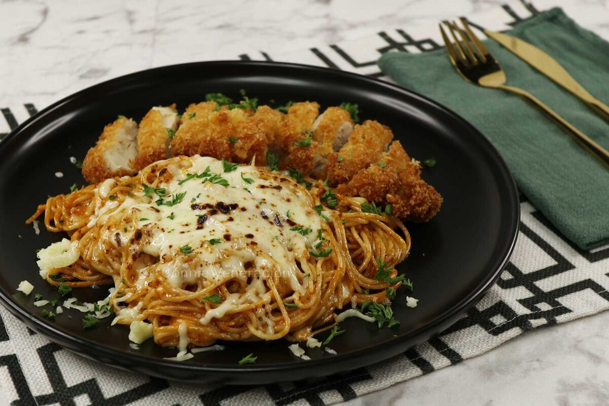 Fried chicken and spaghetti