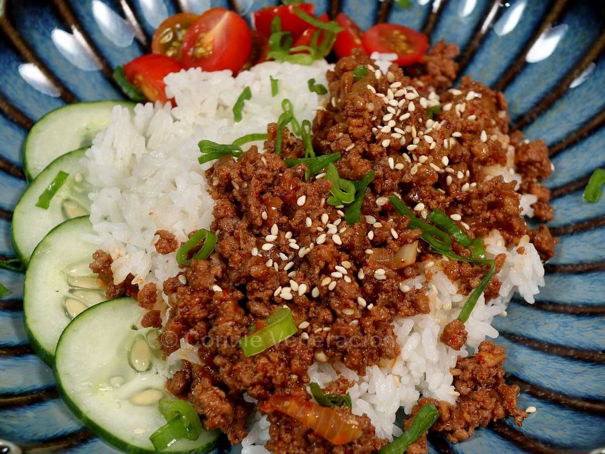 Korean-style ground beef rice bowl