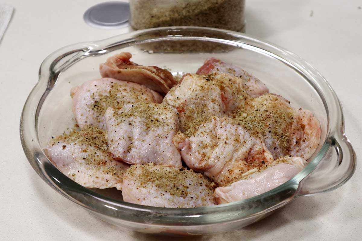 Seasoning chicken thighs