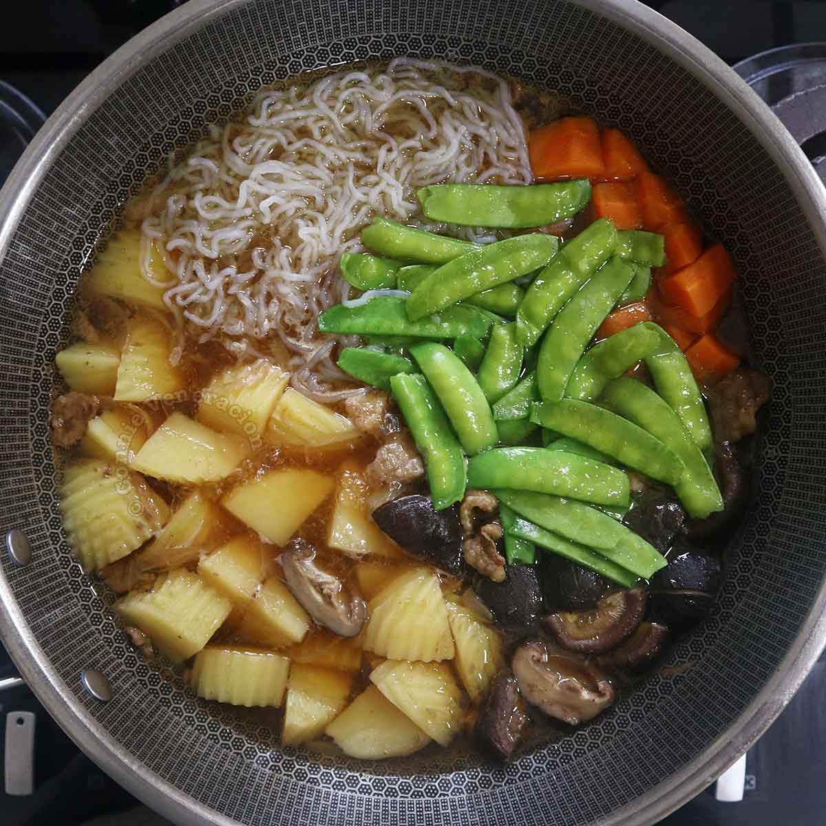 Japanese beef and potato stew (nikujaga)