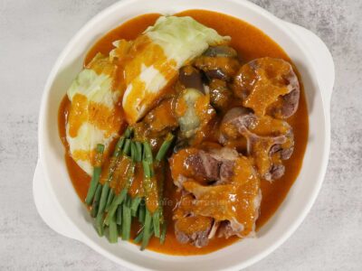 Oxtail kare-kare