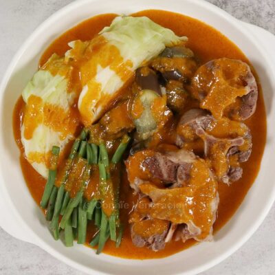 Oxtail kare-kare
