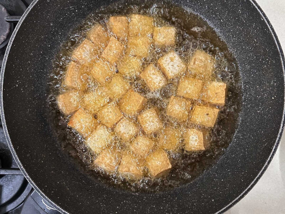 Frying tofu cubes