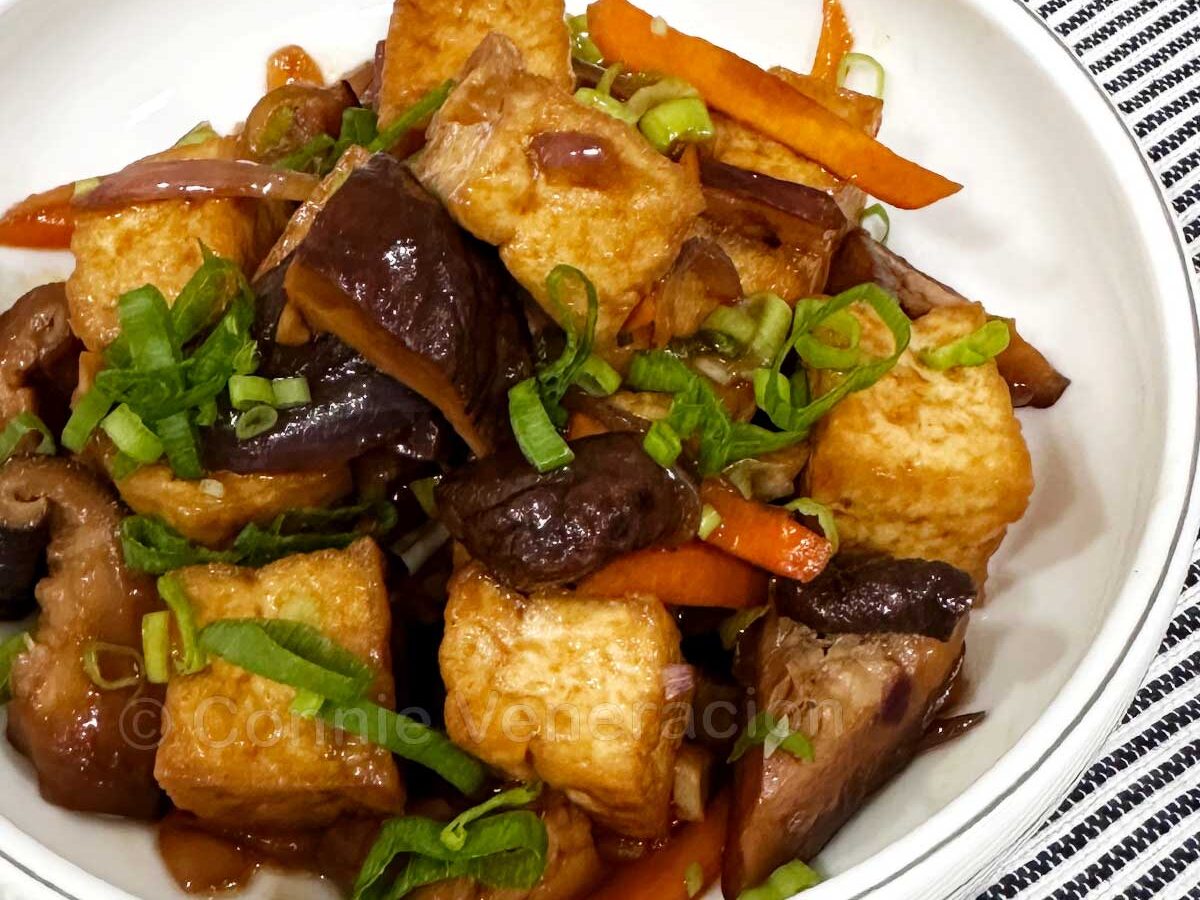 Tofu and shiitake in soy ginger sauce