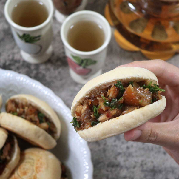 Chinese hamburger (rou jia mo)