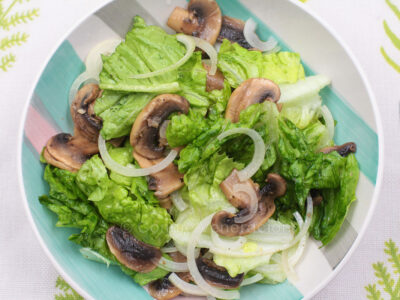Fresh mushroom and vegetable salad with lemon butter dressing