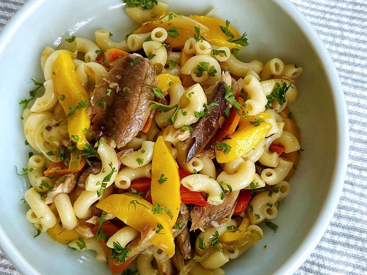 Spicy pasta tinapa with sweet mangoes