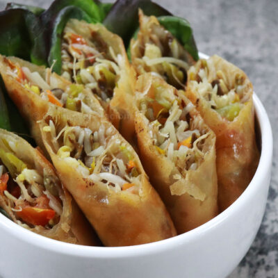 Fried bean sprouts spring rolls (lumpiang togue)