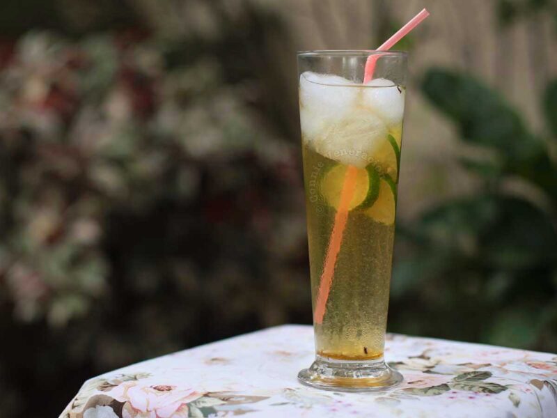 Iced jasmine tea