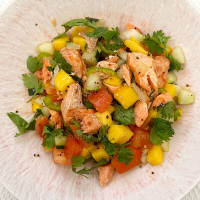 Salmon and mango salad: sweet, tangy, spicy