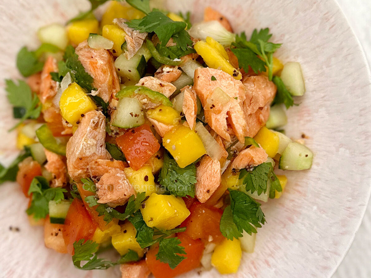 Salmon and mango salad: sweet, tangy, spicy
