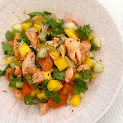 Salmon and mango salad: sweet, tangy, spicy